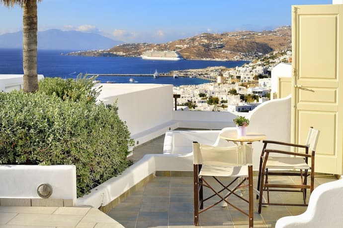 Hotel Pelican, Primary image