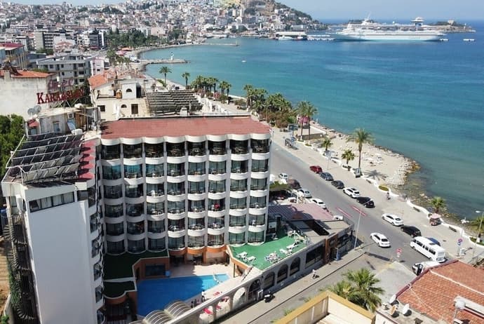 By Karaaslan Inn, Primary image