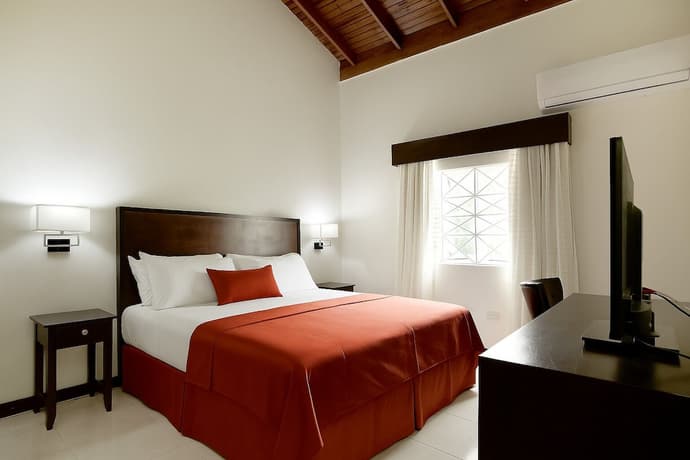 Shirley Retreat Hotel