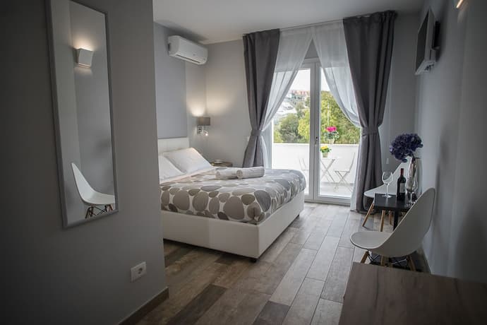 B&B Sorahnia Design House