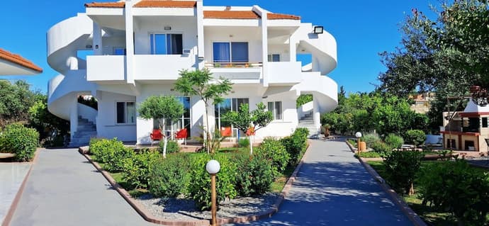 Villa Maroula