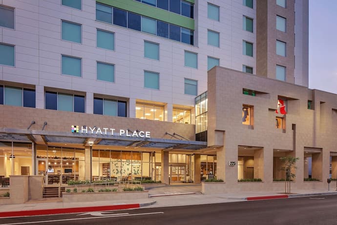 Hyatt Place Glendale / Los Angeles