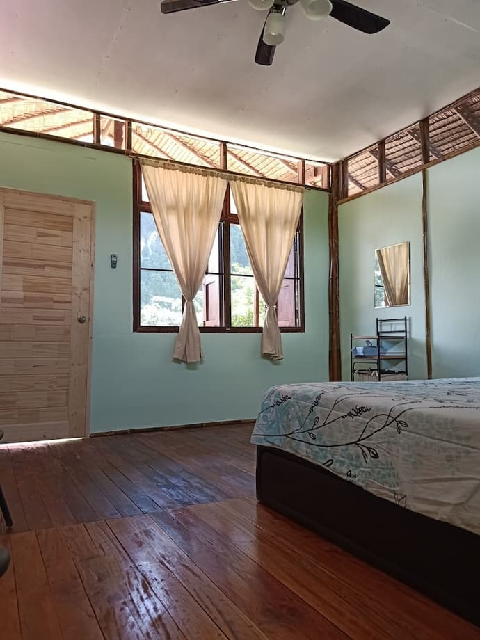 Bansuanphutarn, Primary image