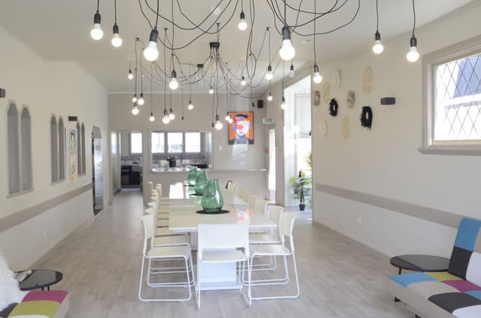 Bridge Backpackers, Primary image