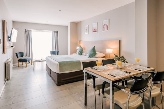 La Vela, Primary image