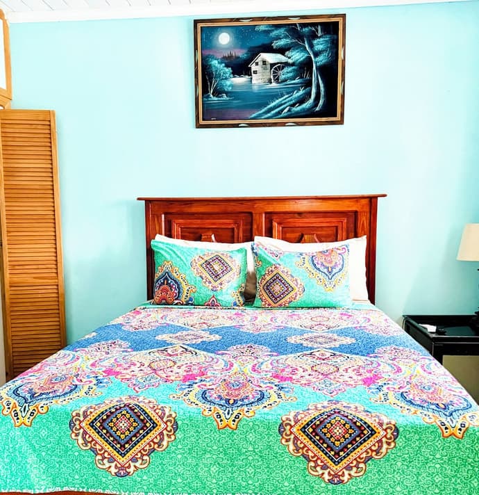 Dawsons Hideaway, Primary image