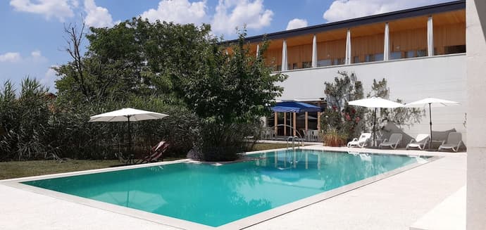 Hotel Gracanica, Primary image