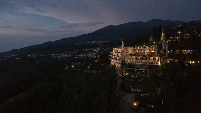 Plataran Bromo, Primary image