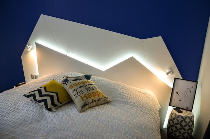 Hotel Origami, Primary image