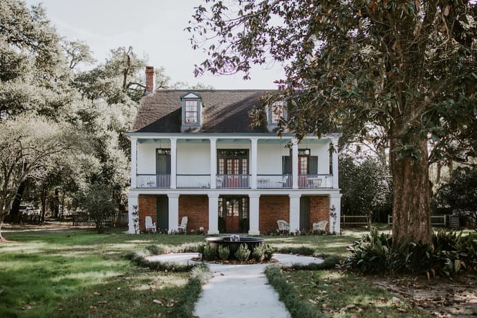 Mouton Plantation, Primary image