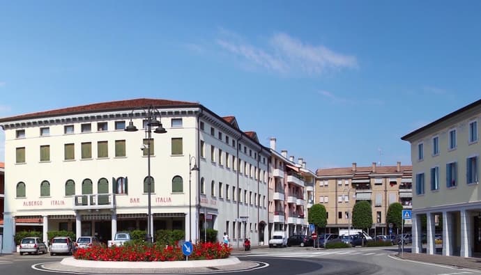 Albergo Italia, Primary image