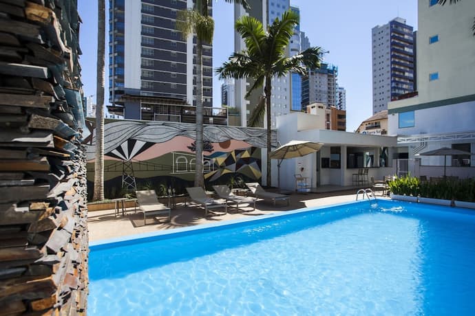 Santa Inn Hotel, Primary image