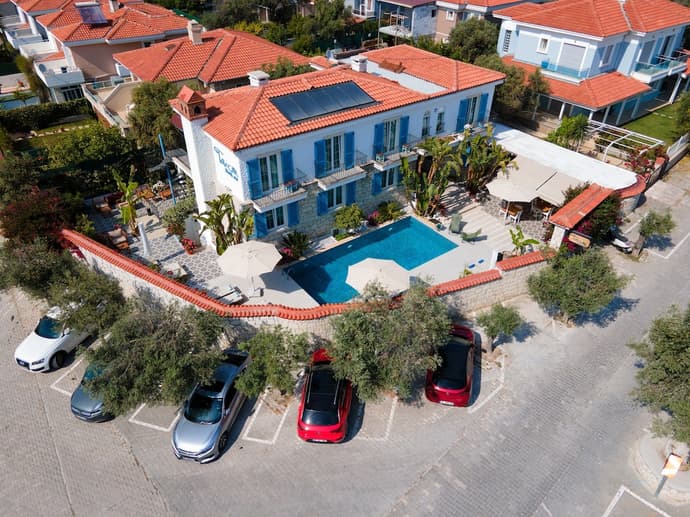 Tarcin Alacati Otel
