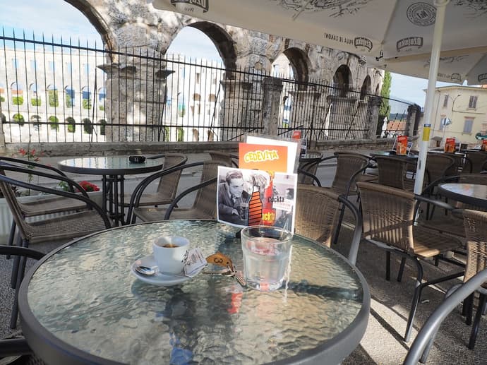 Captain Emo City Apartments, Primary image