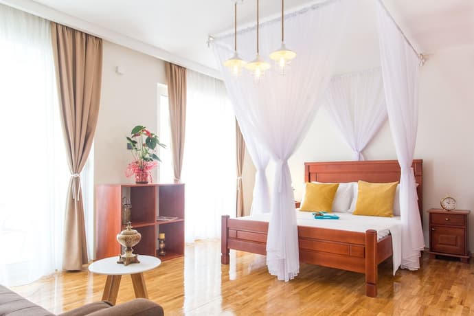 Villa DiEden, Primary image