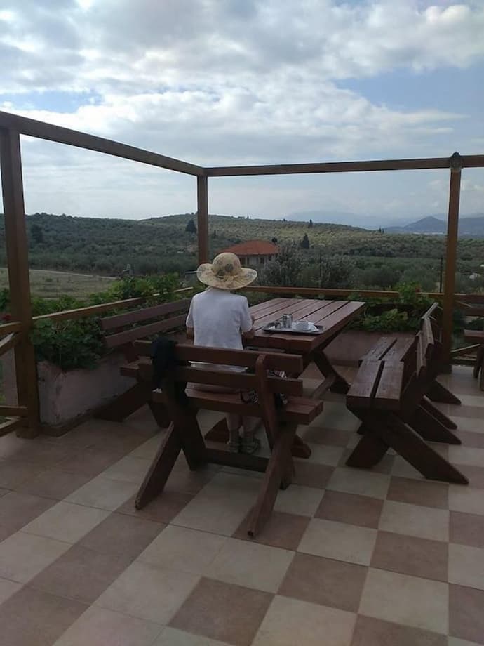 La Petite Planete, Primary image