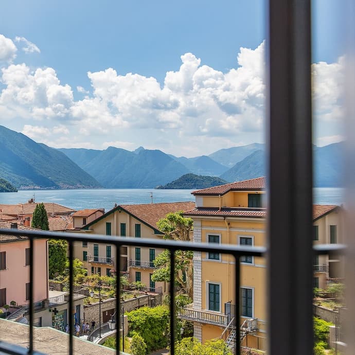 Diamond Apartments, Primary image