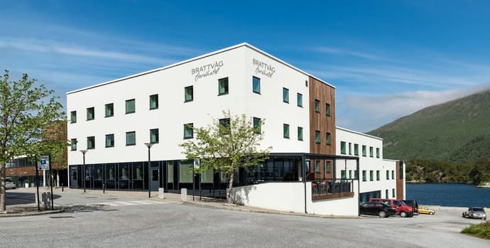 Brattvåg Fjordhotell, Primary image