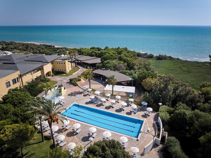 Serenusa Resort