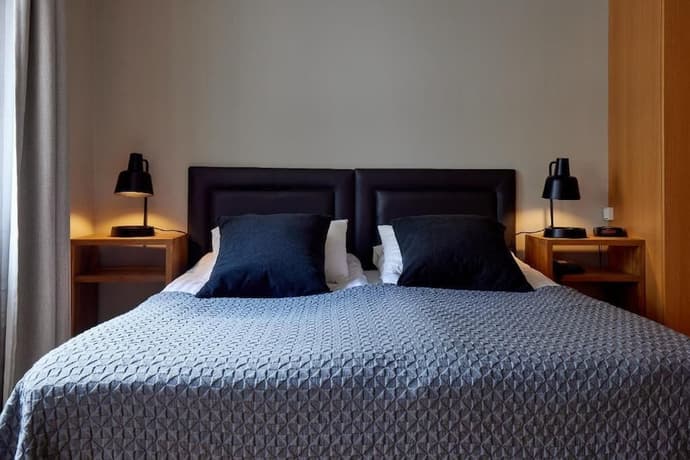 Hotel Fron, Primary image