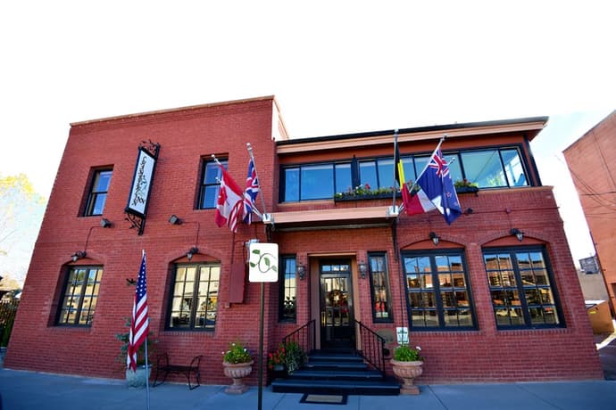 Chamberlin Inn Cody, Primary image