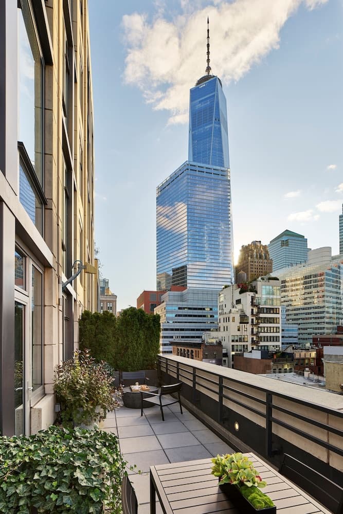 Smyth Tribeca, Primary image