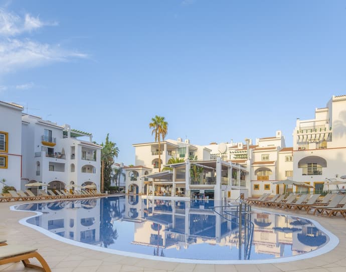 Sunset Harbour Club, Primary image