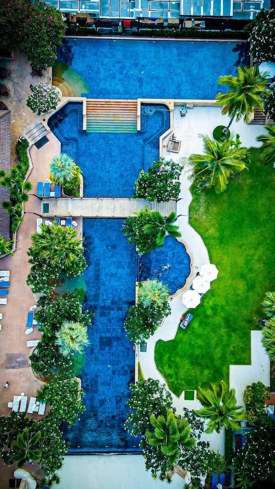 Jomtien Palm Beach Hotel And Resort