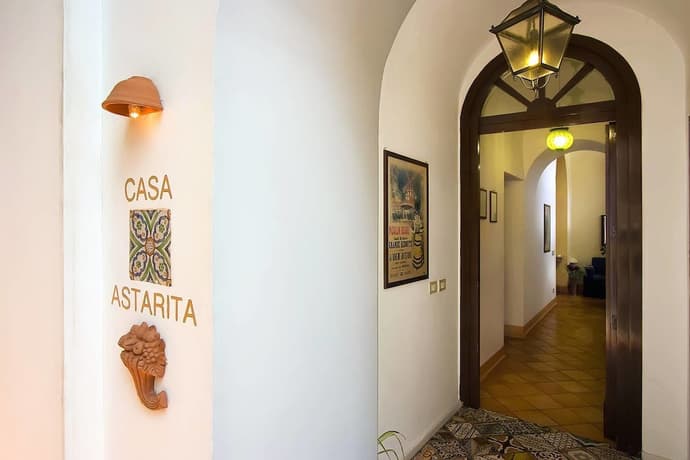 Casa Astarita, Primary image