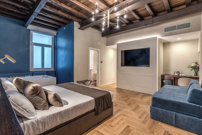 Hotel Abruzzi, Primary image