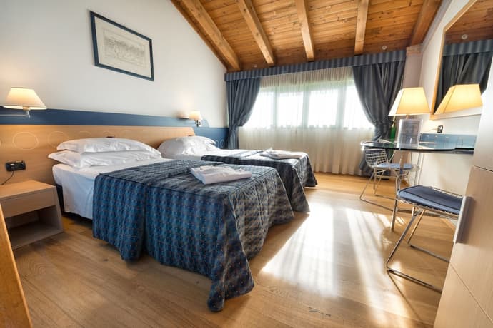 West Point Airport Hotel, Primary image