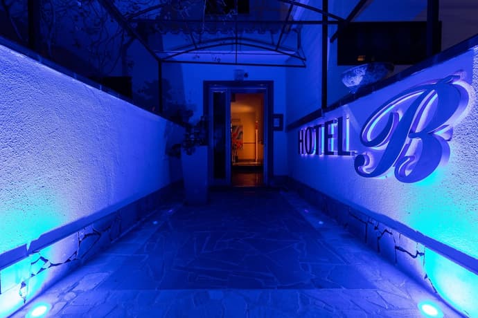 Barbieri, Primary image