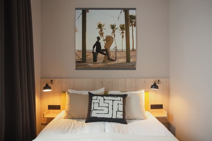 Corner Hotel, Primary image