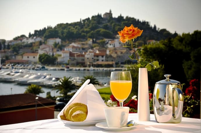 Villa Diana, Primary image