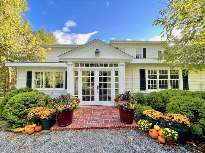 The Stockbridge Country Inn Closest B&B to Norman Rockwell Museum and Chesterwood, Primary image