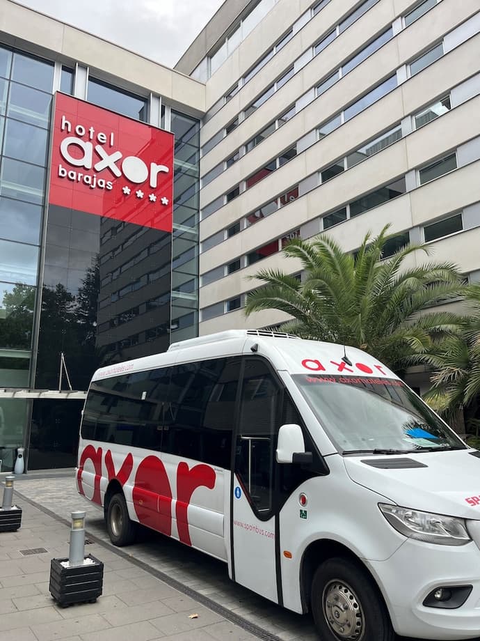 Axor Feria, Primary image