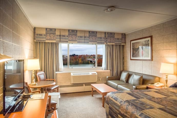 Capri Inn, Primary image