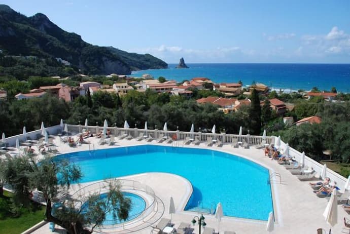 Aloha Hotel, Primary image