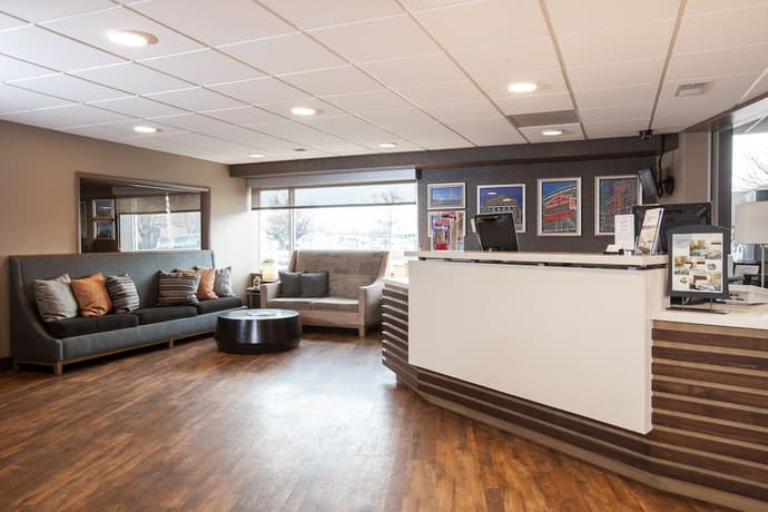 Carlton Inn Midway, Lobby