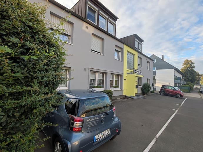 Alscher, Primary image