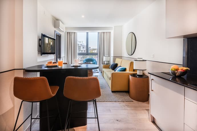 Slow Suites Setas, Primary image