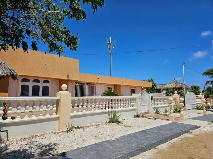 Maria Mulata Apartments, Primary image