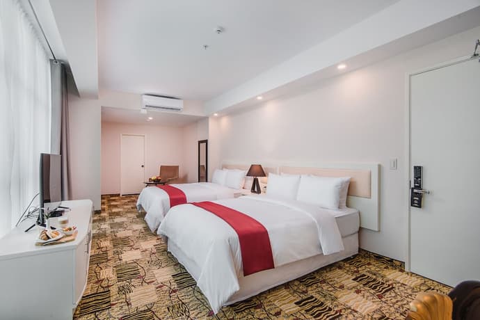 Nobility Grand Hotel, Primary image