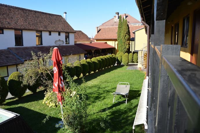 Cristian Inn, Primary image