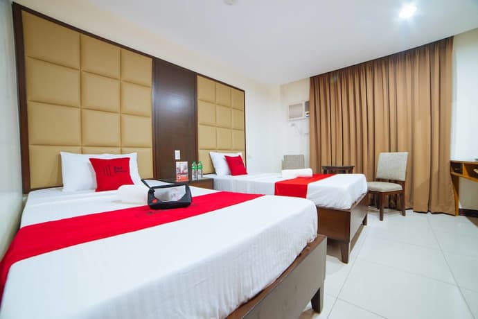 RedDoorz near Angeles University Foundation