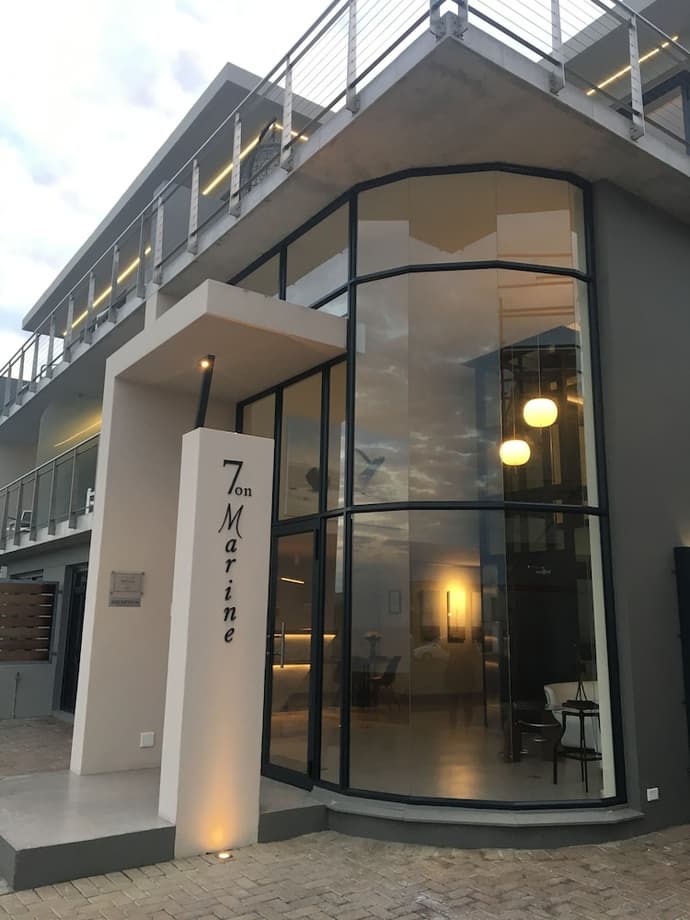 7 on Marine, Primary image