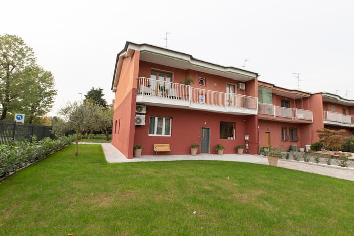 Relax nel verde, Primary image