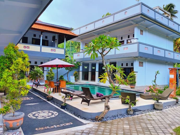 Serangan Inn Mimba, Primary image