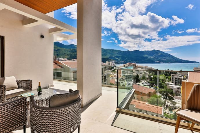 Lusso Mare by Aycon, Primary image