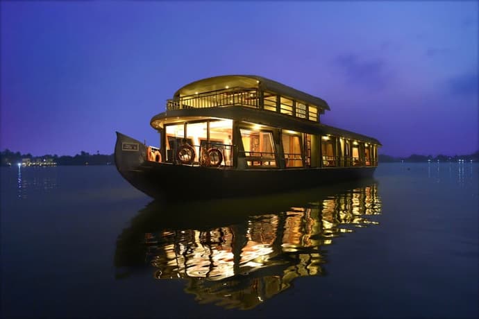 Kerala Houseboats, Primary image